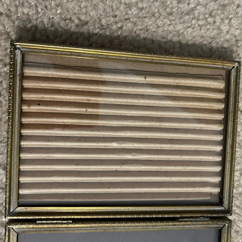 Vintage Double Photo Frame - Picture 3 of 8